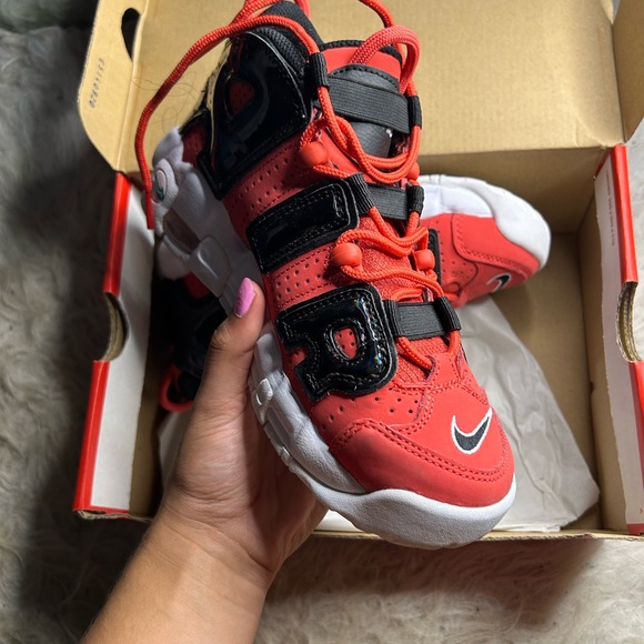 Shoes - Picture 2 of 4